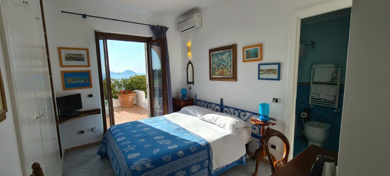 Guest House Villa Il Gabbiano Ponza Exterior foto