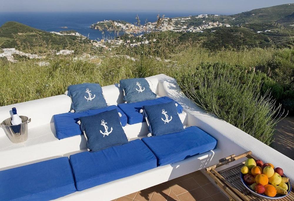 Guest House Villa Il Gabbiano Ponza Exterior foto